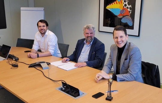 Björn Brix - directeur Luxs, Jeroen Kuiper – directeur Aareon, Kris Spitsbaard – directeur Luxs Björn Brix - directeur Luxs, Jeroen Kuiper – directeur Aareon, Kris Spitsbaard – directeur Luxs
